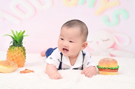 万宁宝宝眼角红血丝 万宁宝宝眼角红血丝