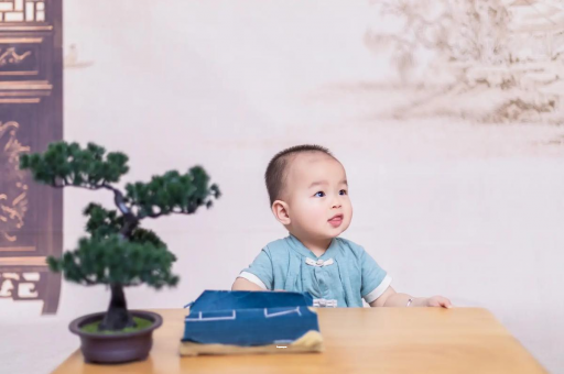 万宁三个月宝宝抬头不稳 万宁三个月宝宝抬头不稳